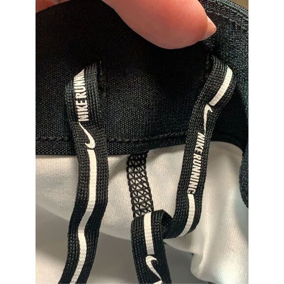 Nike dri fit running Capri athletic legging size medium ￼ - Picture 7 of 7